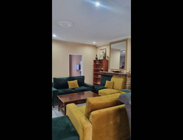 12 BEDROOM HOUSE FOR SALE IN SUNNYRIDGE